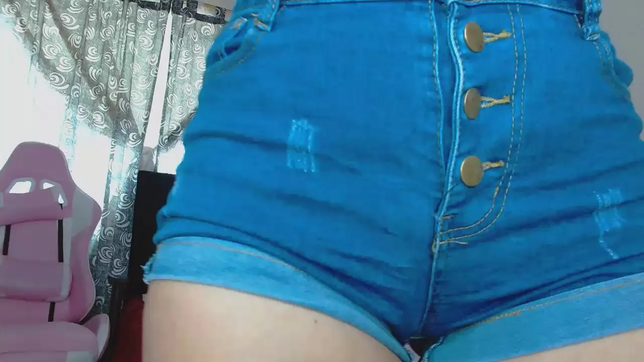 Offline CandyTicaran69 on Cam4