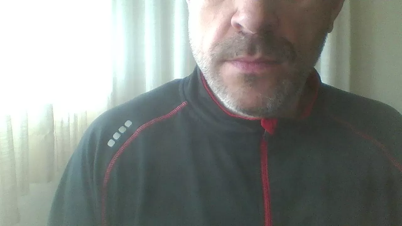 Offline CarlosMd1 on Cam4