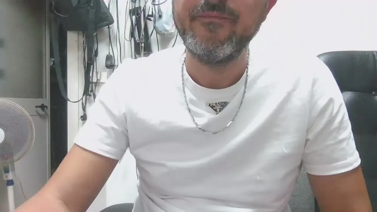 Offline casertaaaa on Cam4