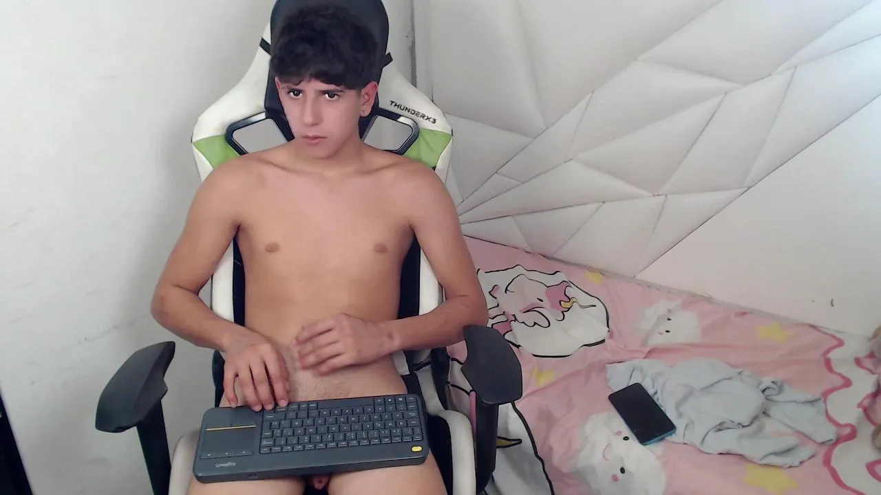 Offline CASH_G_ on Cam4