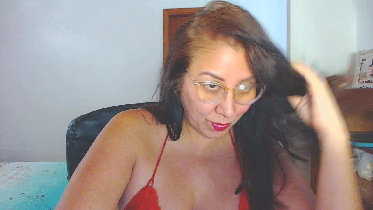 Offline cataleyasexy50 on Cam4