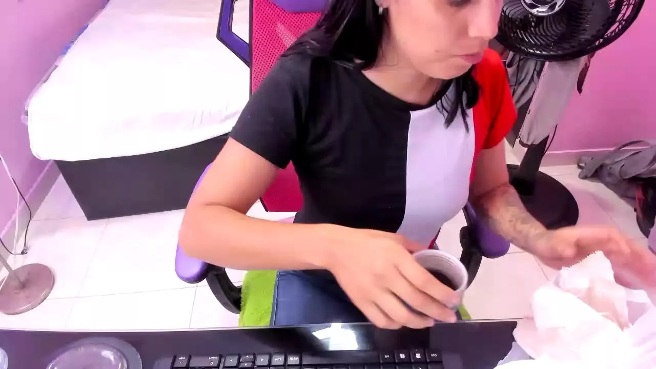 Freechat catalina_teen on Cam4