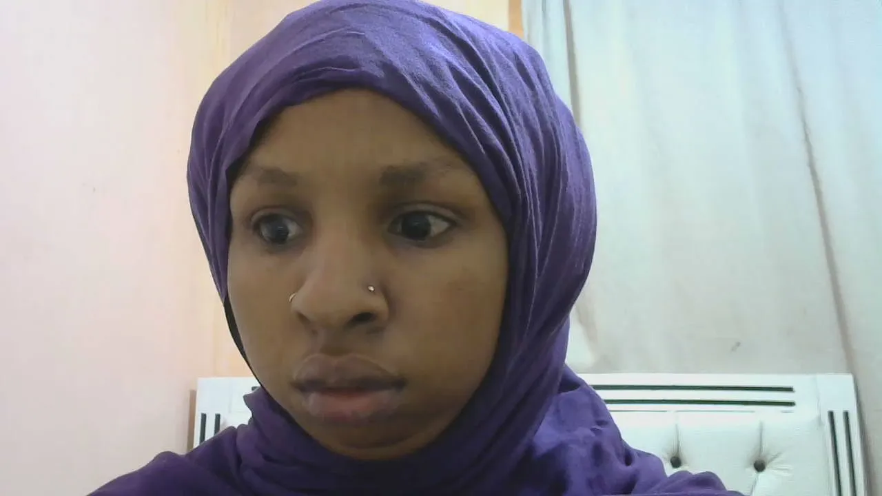 Offline Catelayah on Cam4