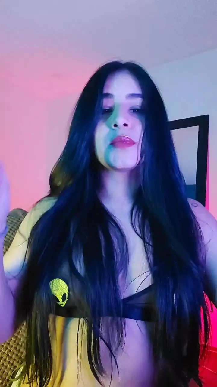 Offline CHANEL_07 on Cam4