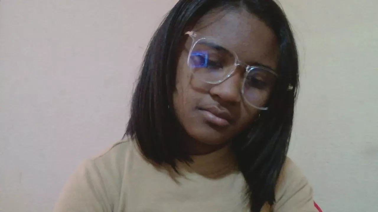 Offline Chania007 on Cam4