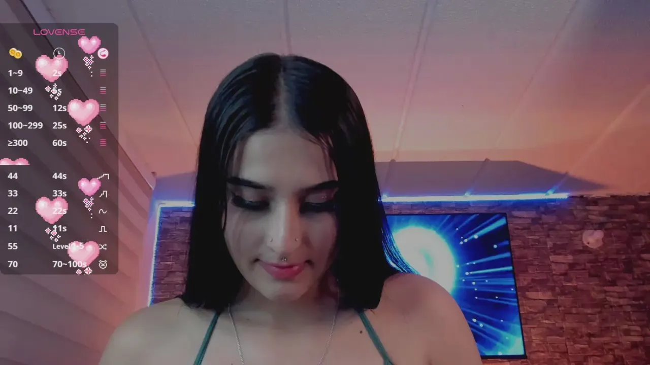 Offline Charlotte_greys on Cam4