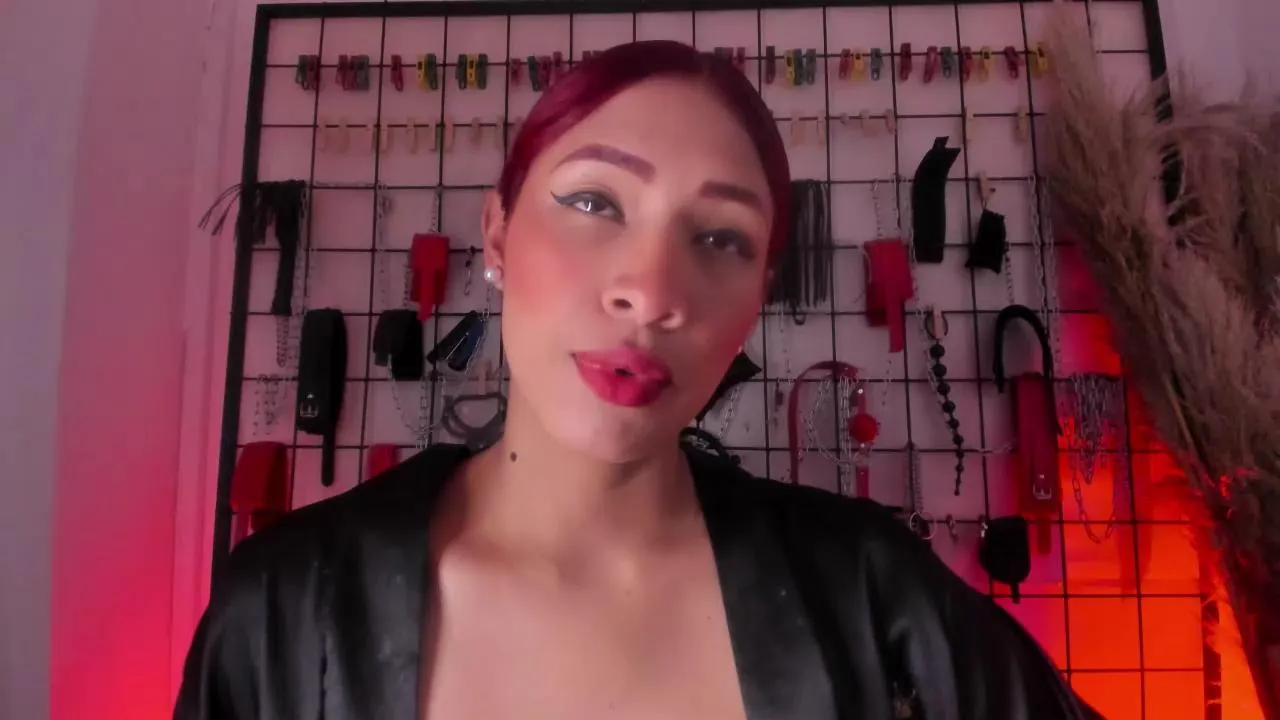 Offline charrlotte_quin on Cam4