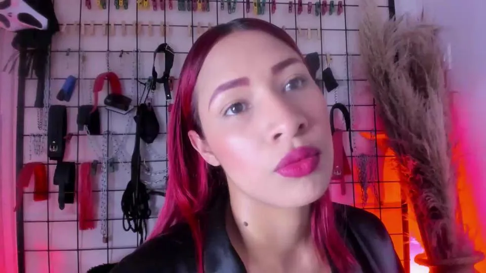 Offline charrlotte_quin on Cam4