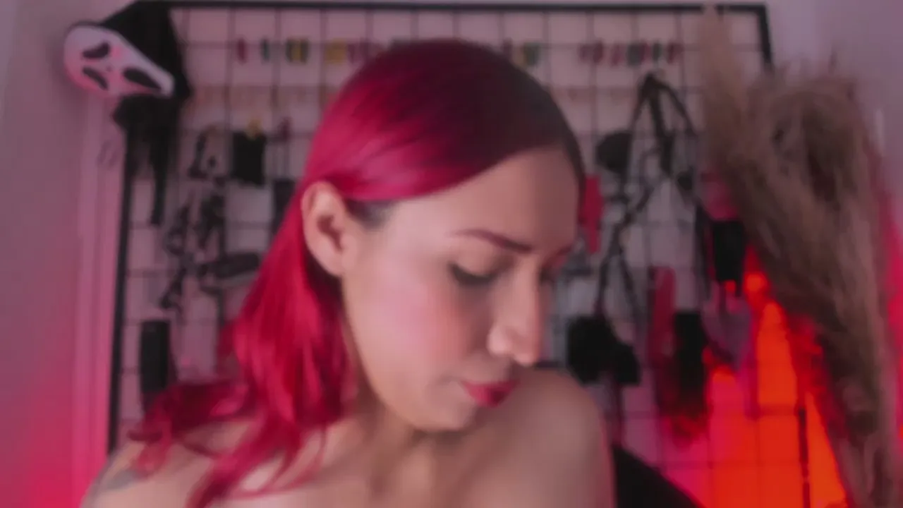 Offline charrlotte_quin on Cam4