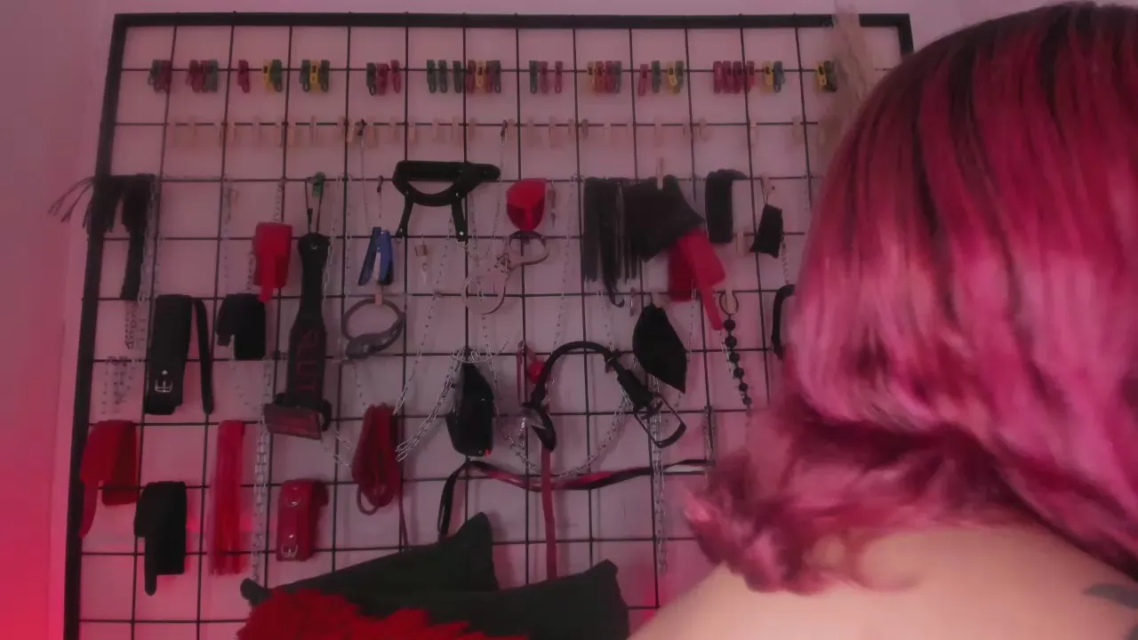 Offline charrlotte_quin on Cam4