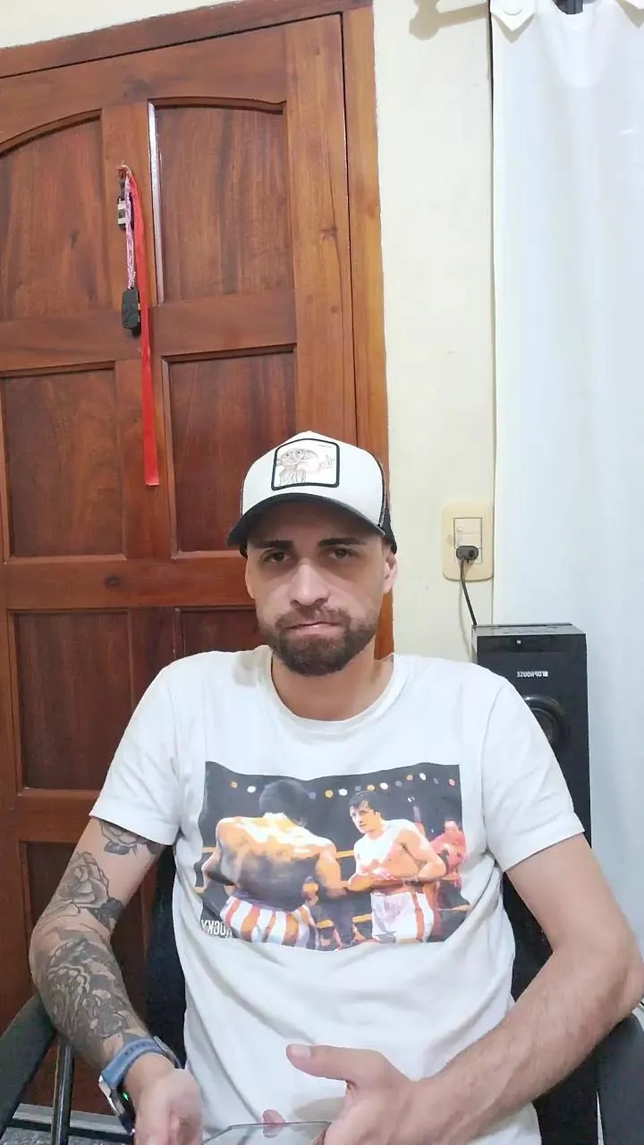 Offline Chicha94 on Cam4