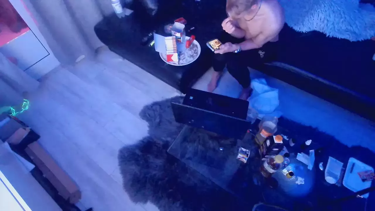 Offline chicobase on Cam4