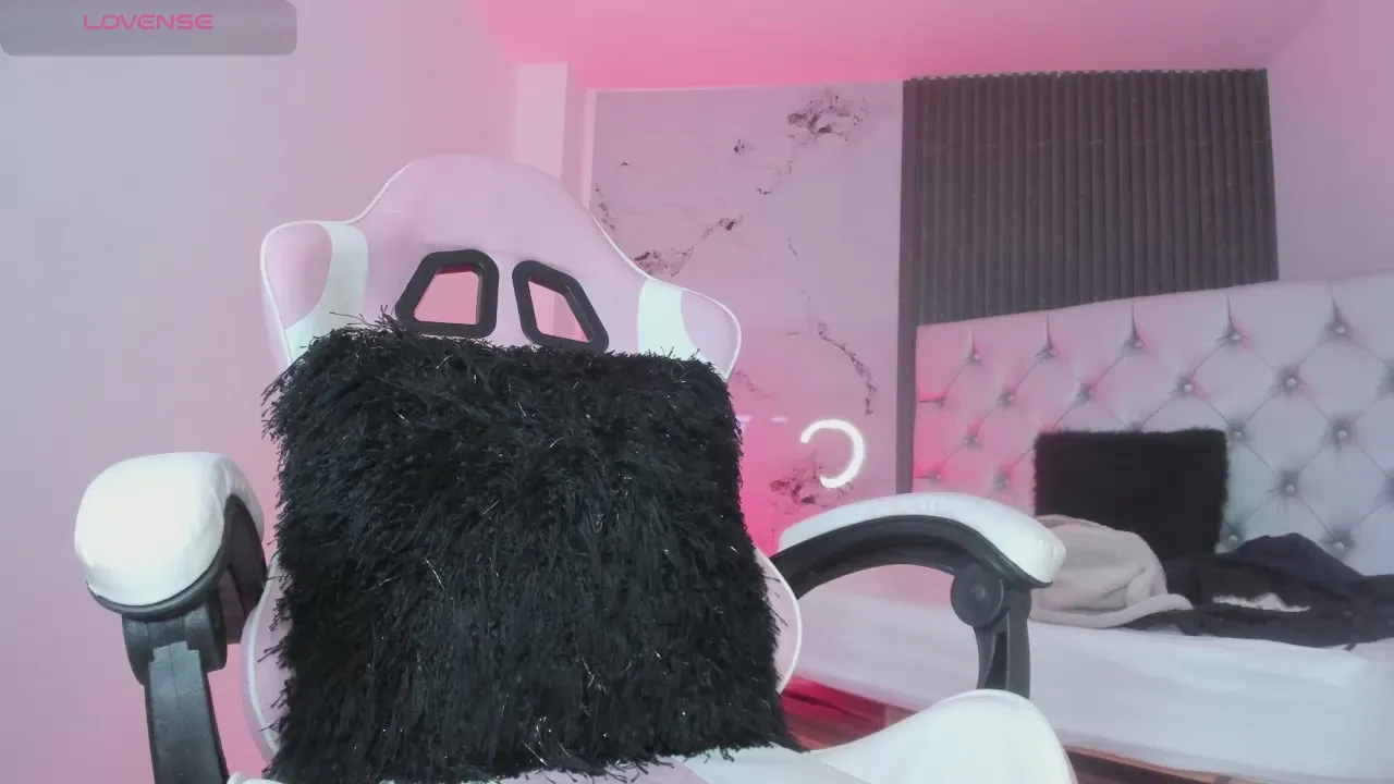 Offline chloe_sagee on Cam4