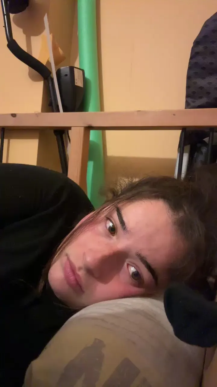 Offline Chloeducq on Cam4