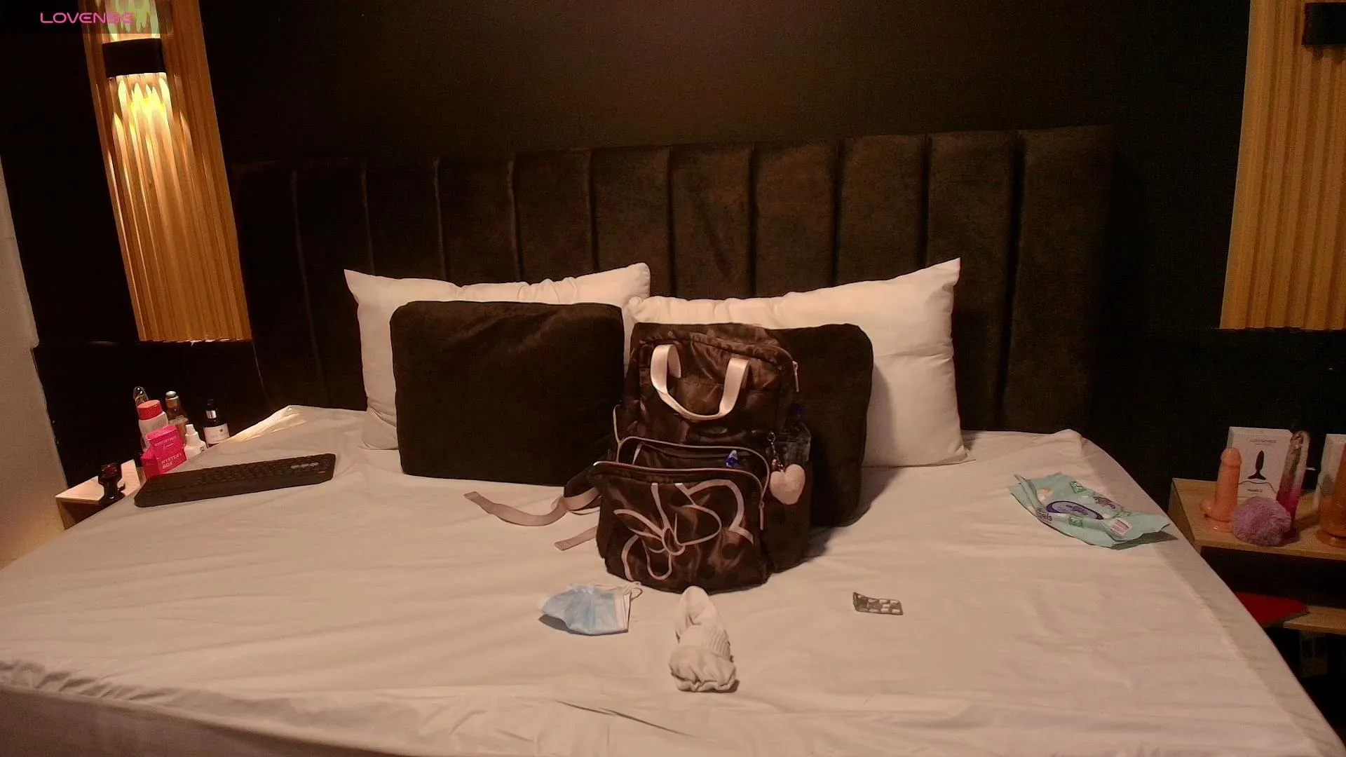 Offline ChloeShine_ on Cam4