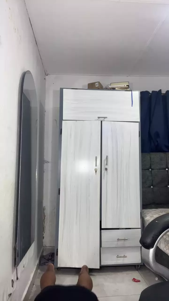 Offline Chris_fendi on Cam4