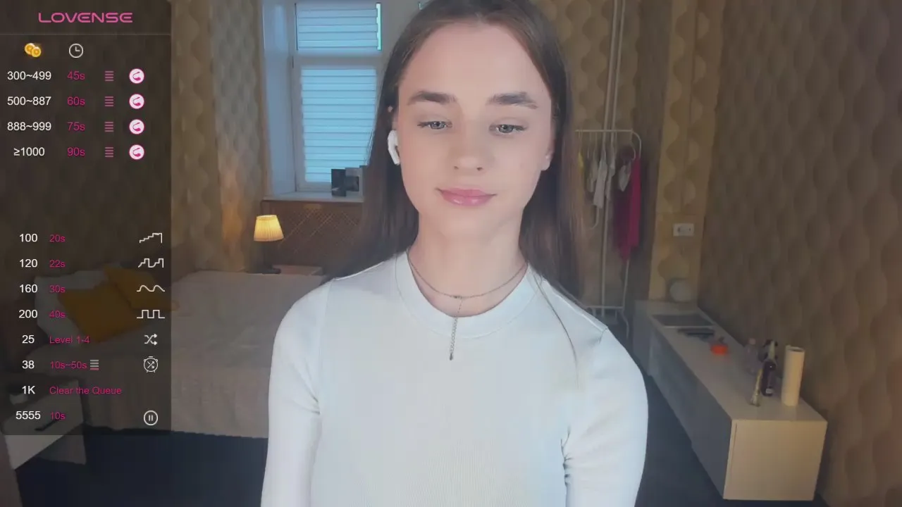 Offline ClarindaAroyo on Cam4