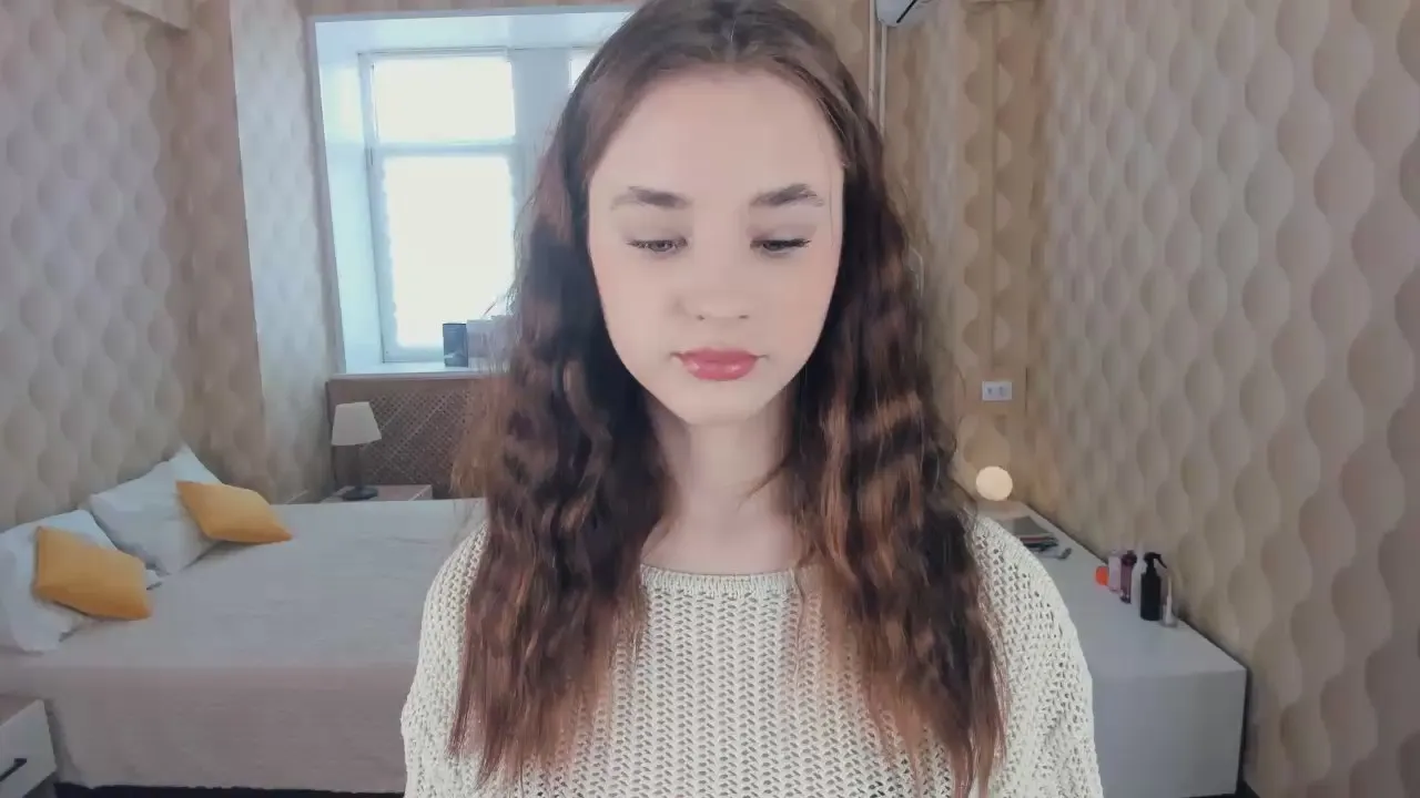 Offline ClarindaAroyo on Cam4