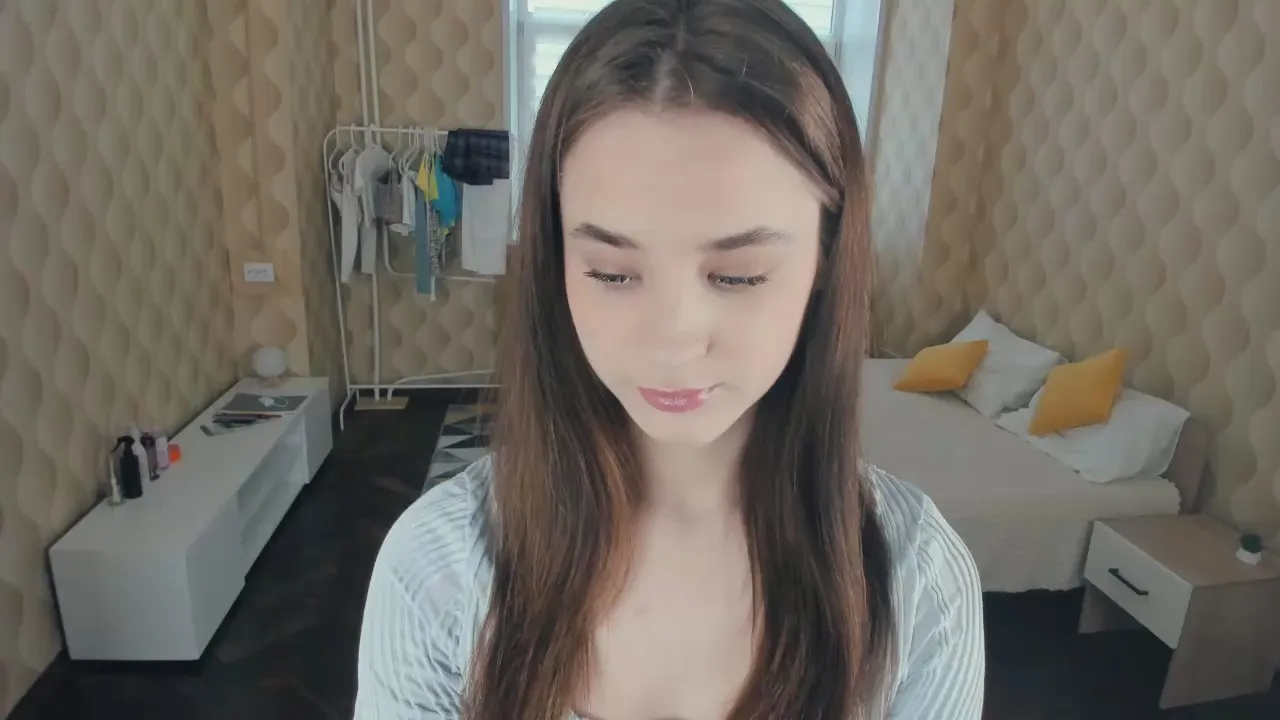 Offline ClarindaAroyo on Cam4