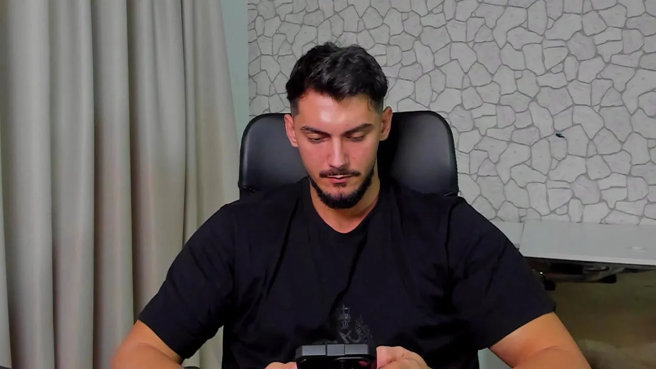 Offline ClintMasters on Cam4