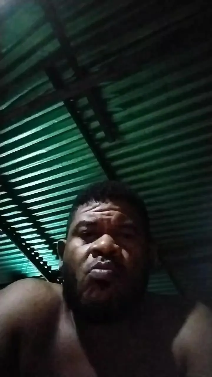 Offline cometa2673 on Cam4