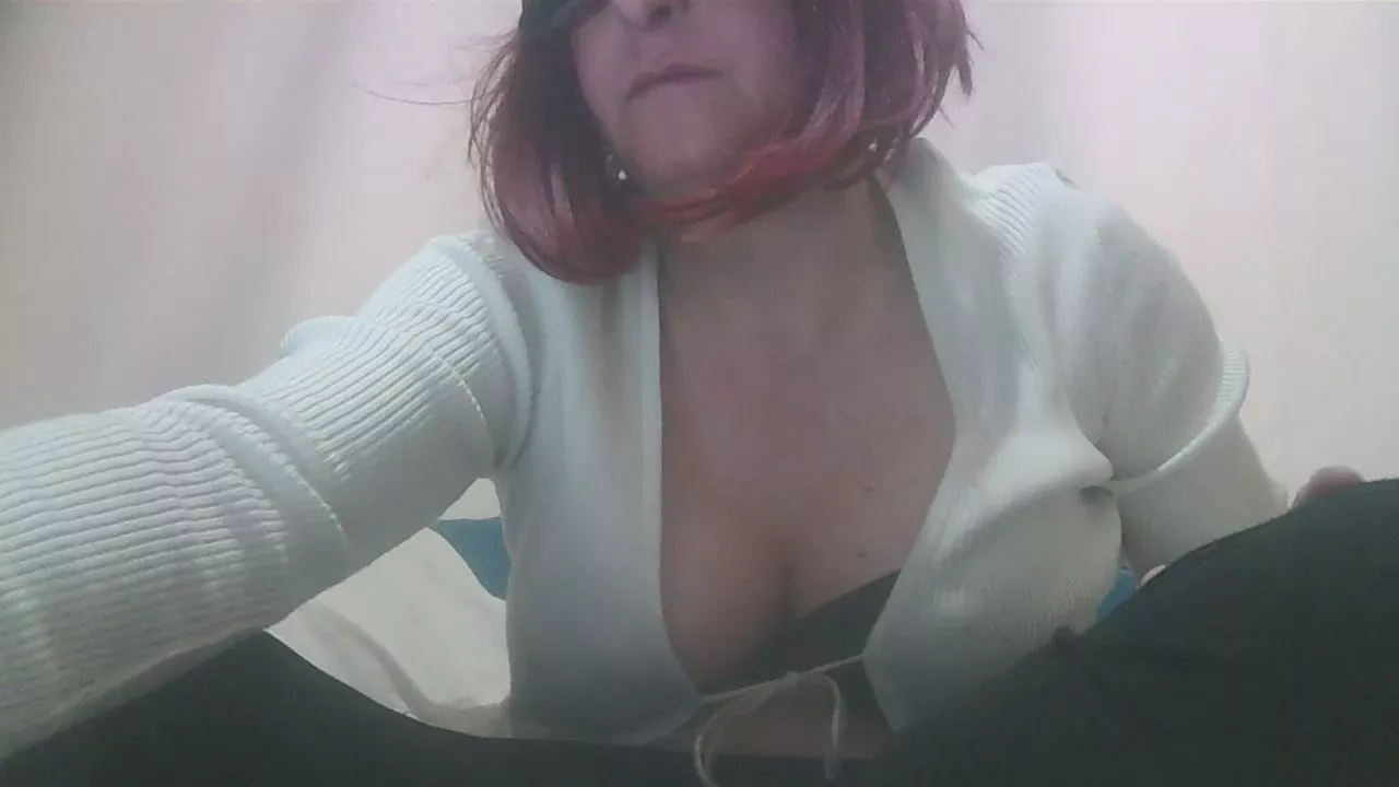 Offline Cornaeamore on Cam4