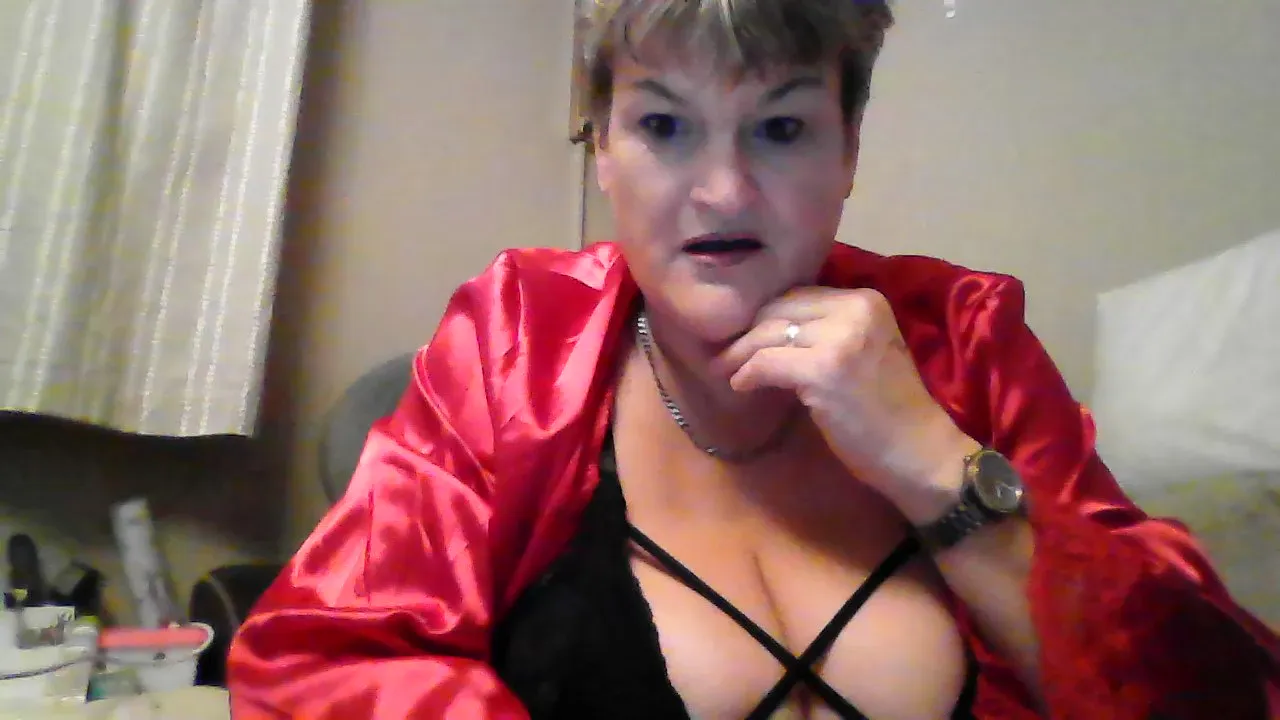 Offline Countryhoney on Cam4