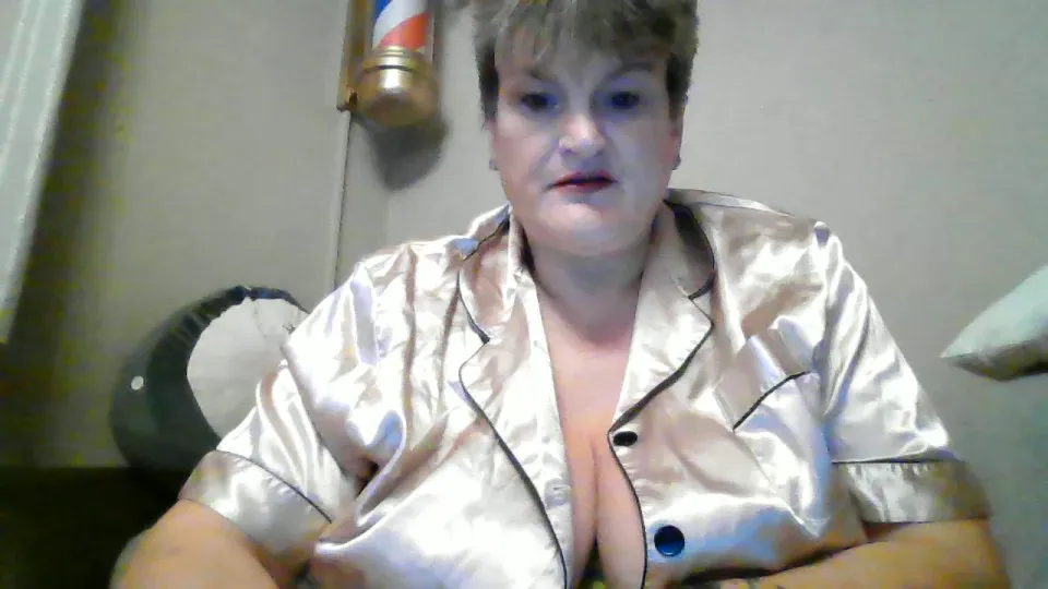 Offline Countryhoney on Cam4