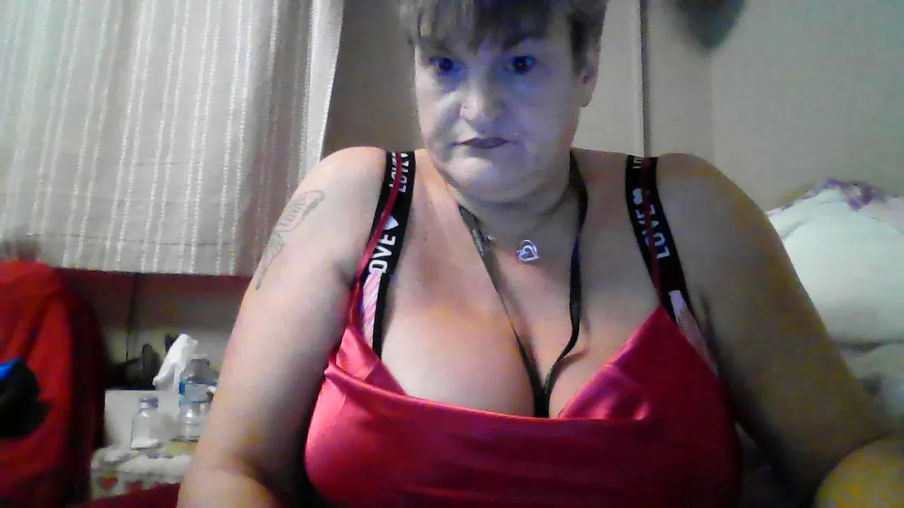 Offline Countryhoney on Cam4