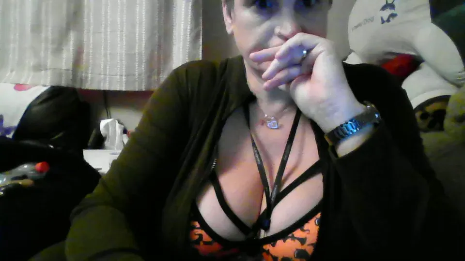 Offline Countryhoney on Cam4