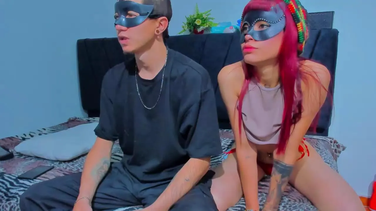 Offline COUPLE_2533 on Cam4