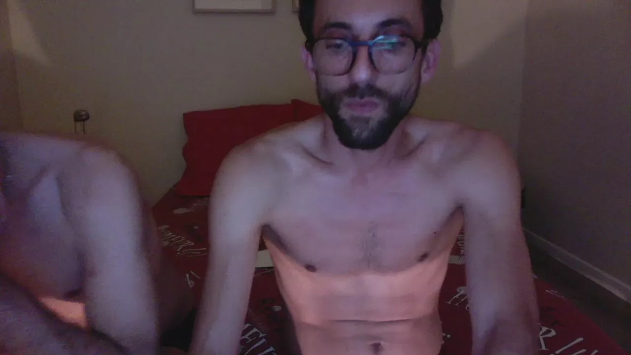 Offline Couple_cho_31 on Cam4