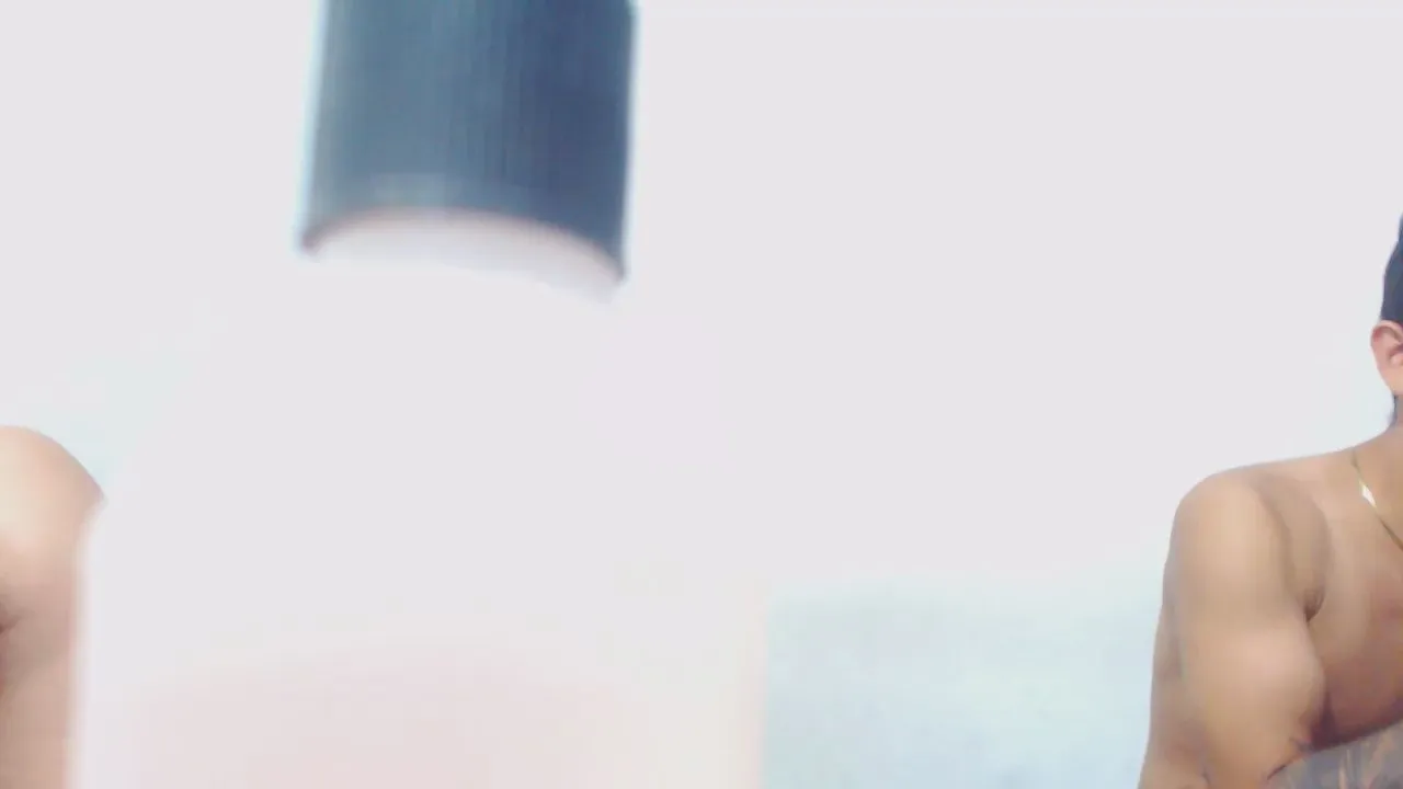 Offline Couplehot223 on Cam4