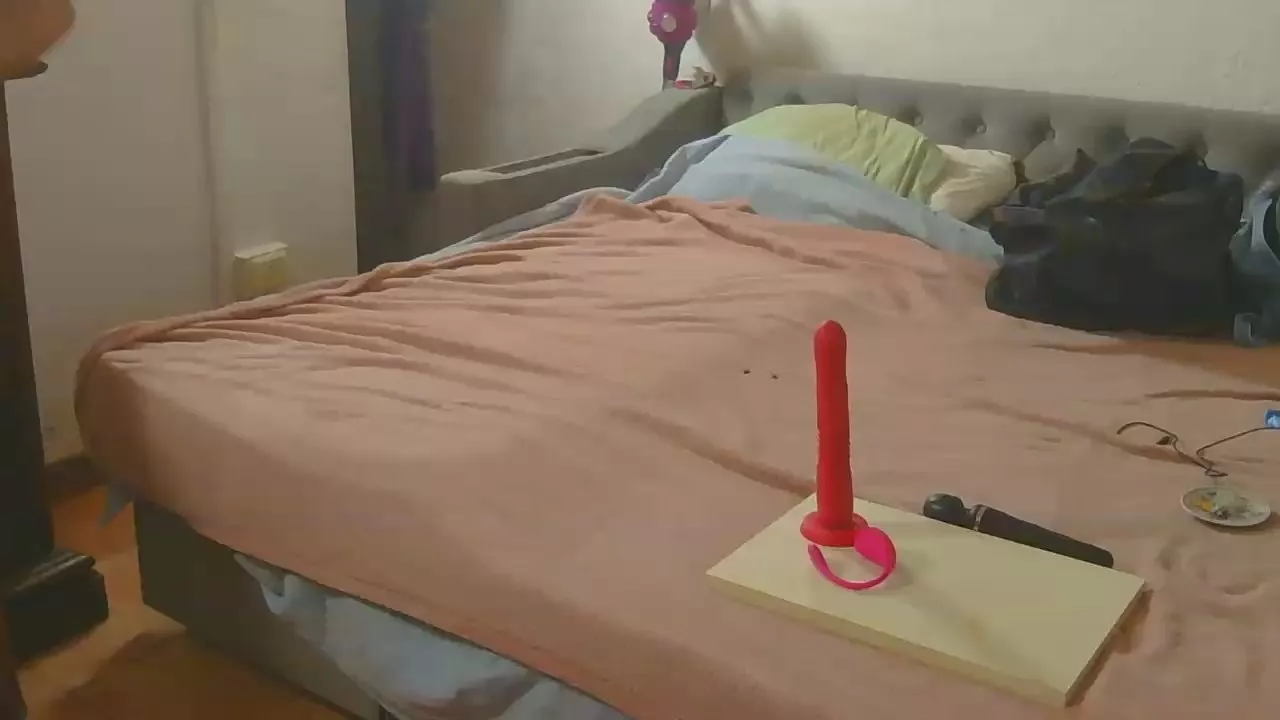 Offline Couplemilf2 on Cam4