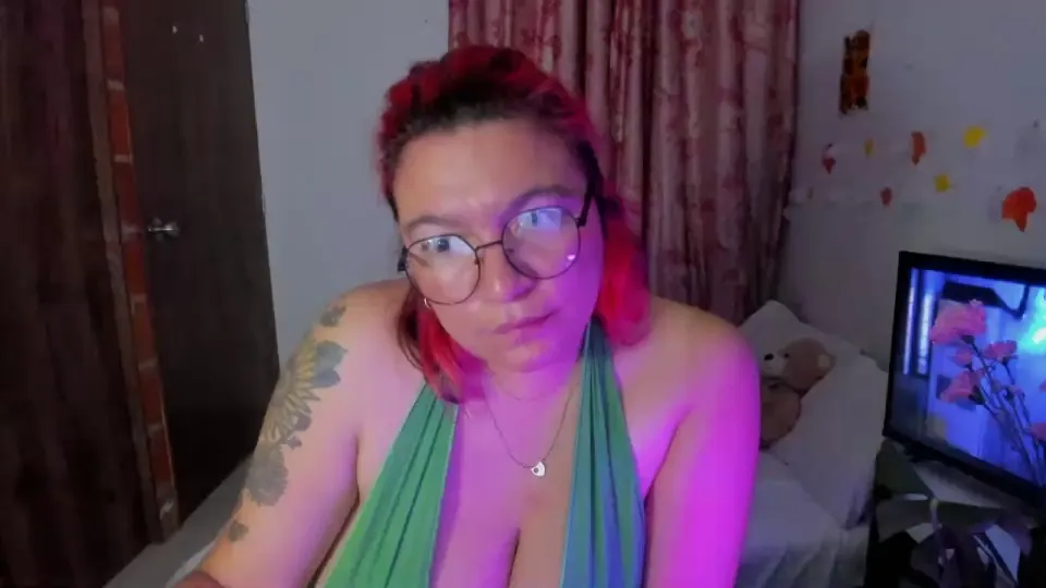 CrazyMom69 on Cam4