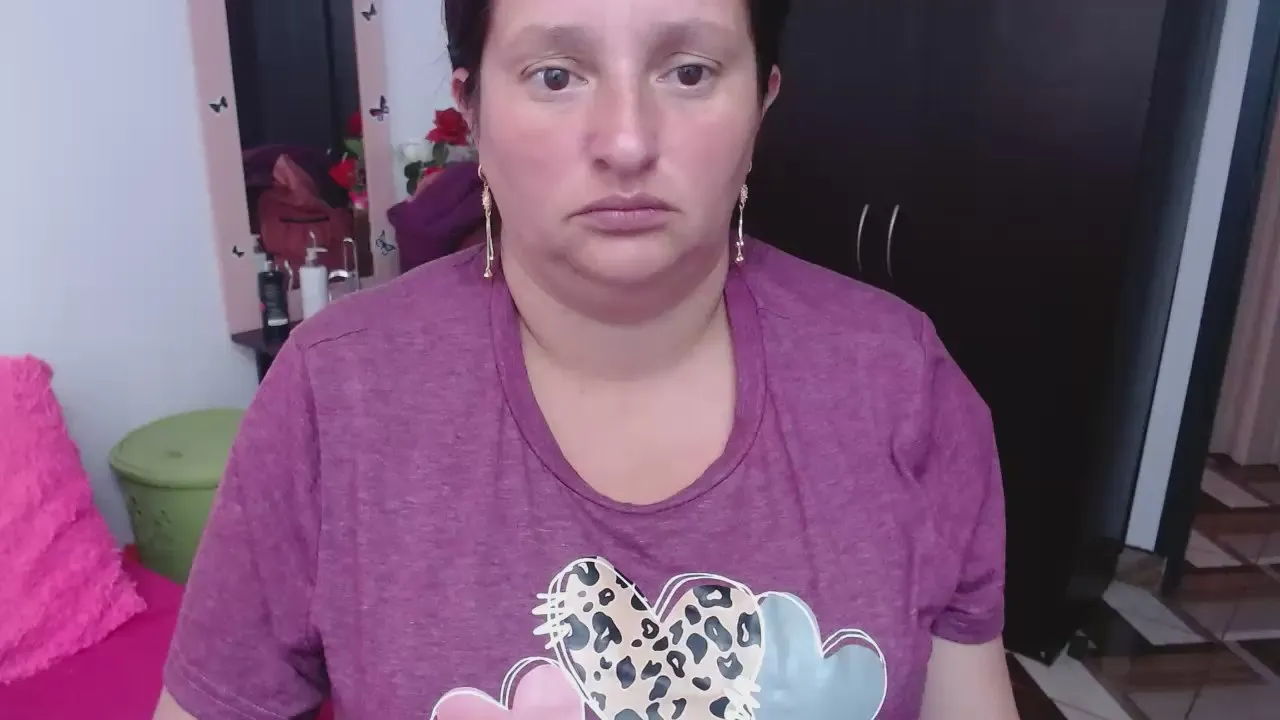 Freechat cristaljonnes_ on Cam4