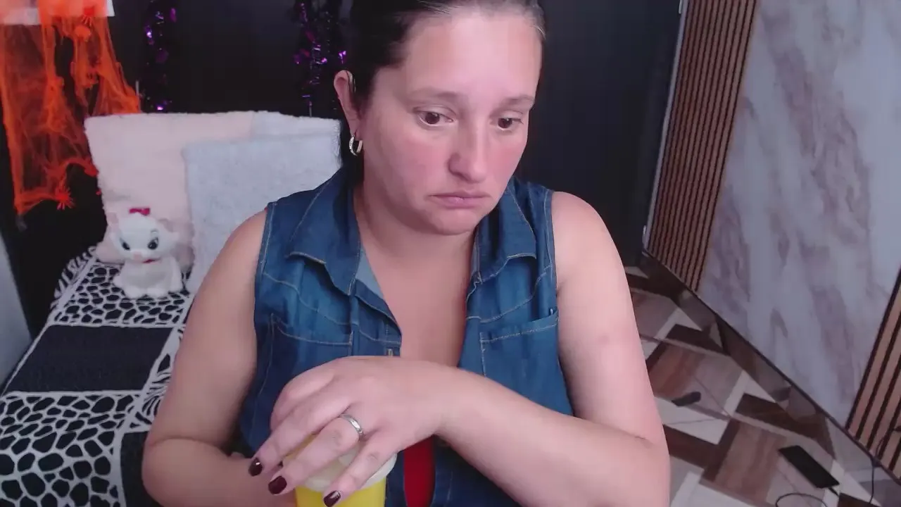 Freechat cristaljonnes_ on Cam4