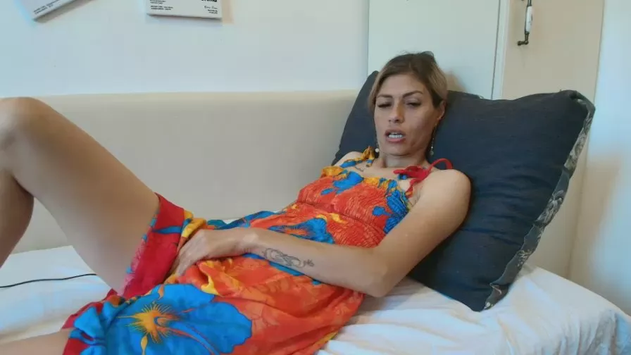 Offline Crystynalove on Cam4