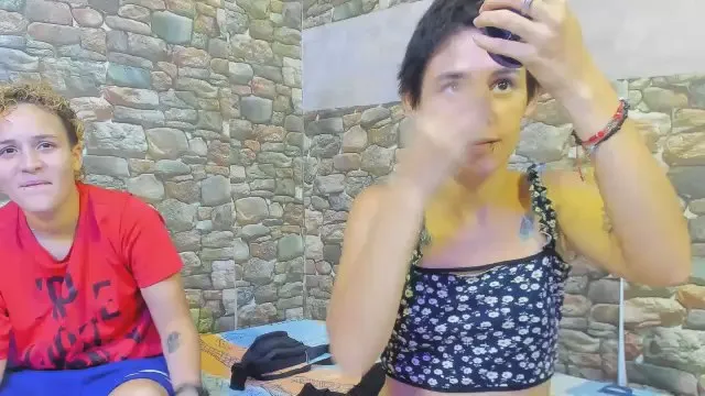 Offline cumlovesX25 on Cam4