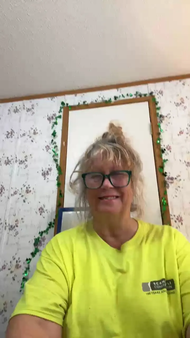 Offline curvygranny1972 on Cam4