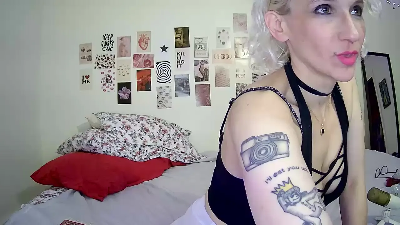 Offline cutefemme on Cam4