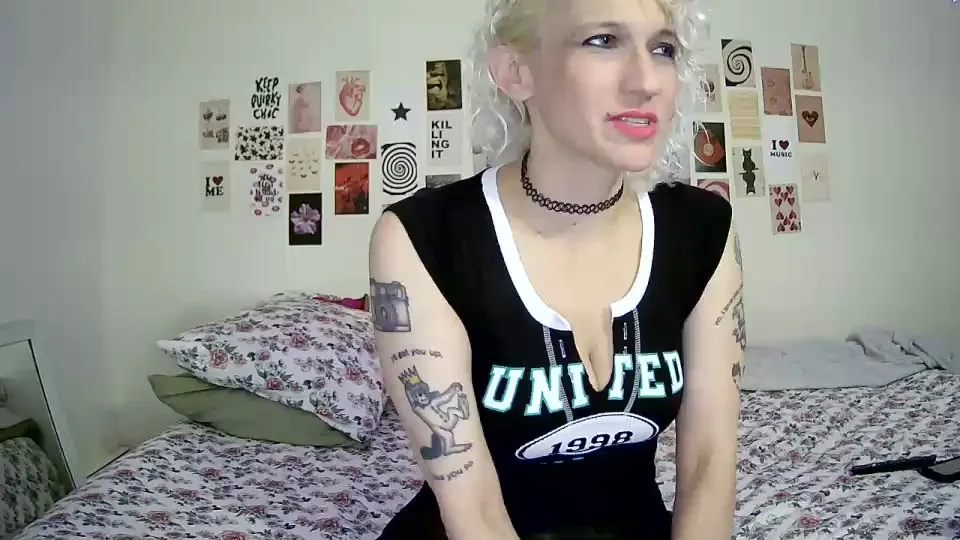 Offline cutefemme on Cam4