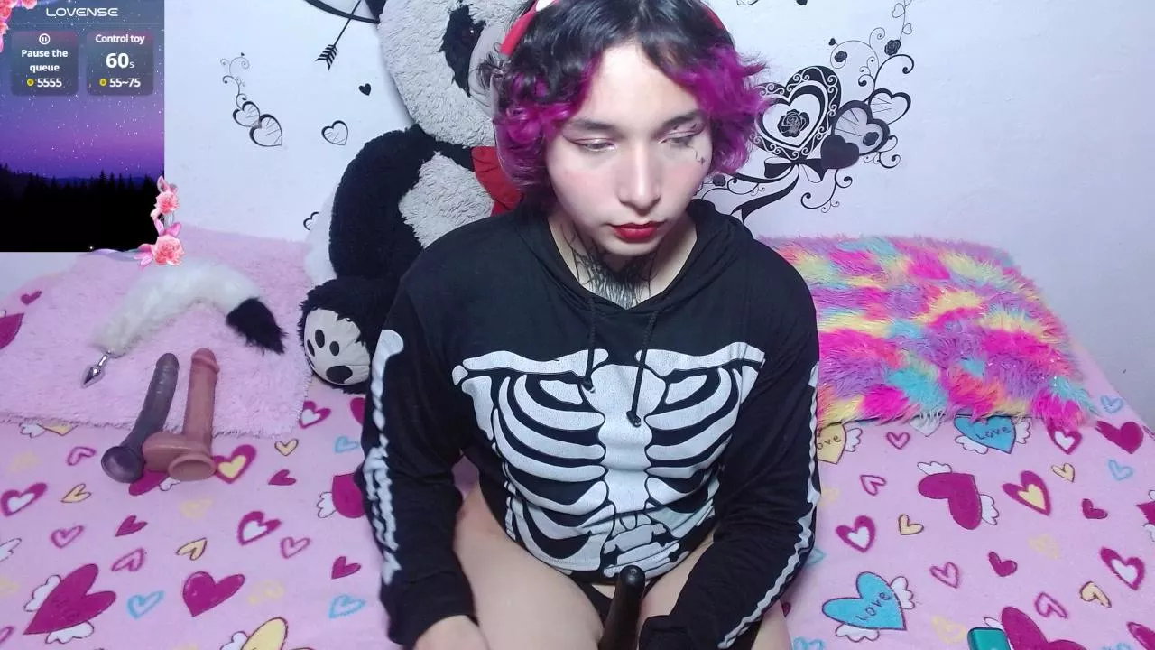 Offline cutekat_ on Cam4