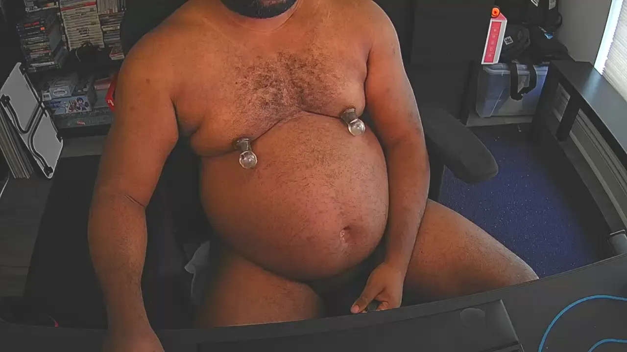 Offline daddytitpig on Cam4