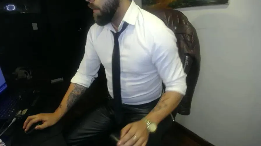 Offline Danburythebeast on Cam4