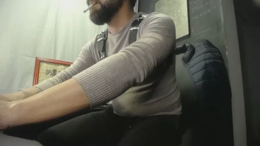 Offline Danburythebeast on Cam4