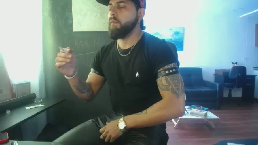 Offline Danburythebeast on Cam4