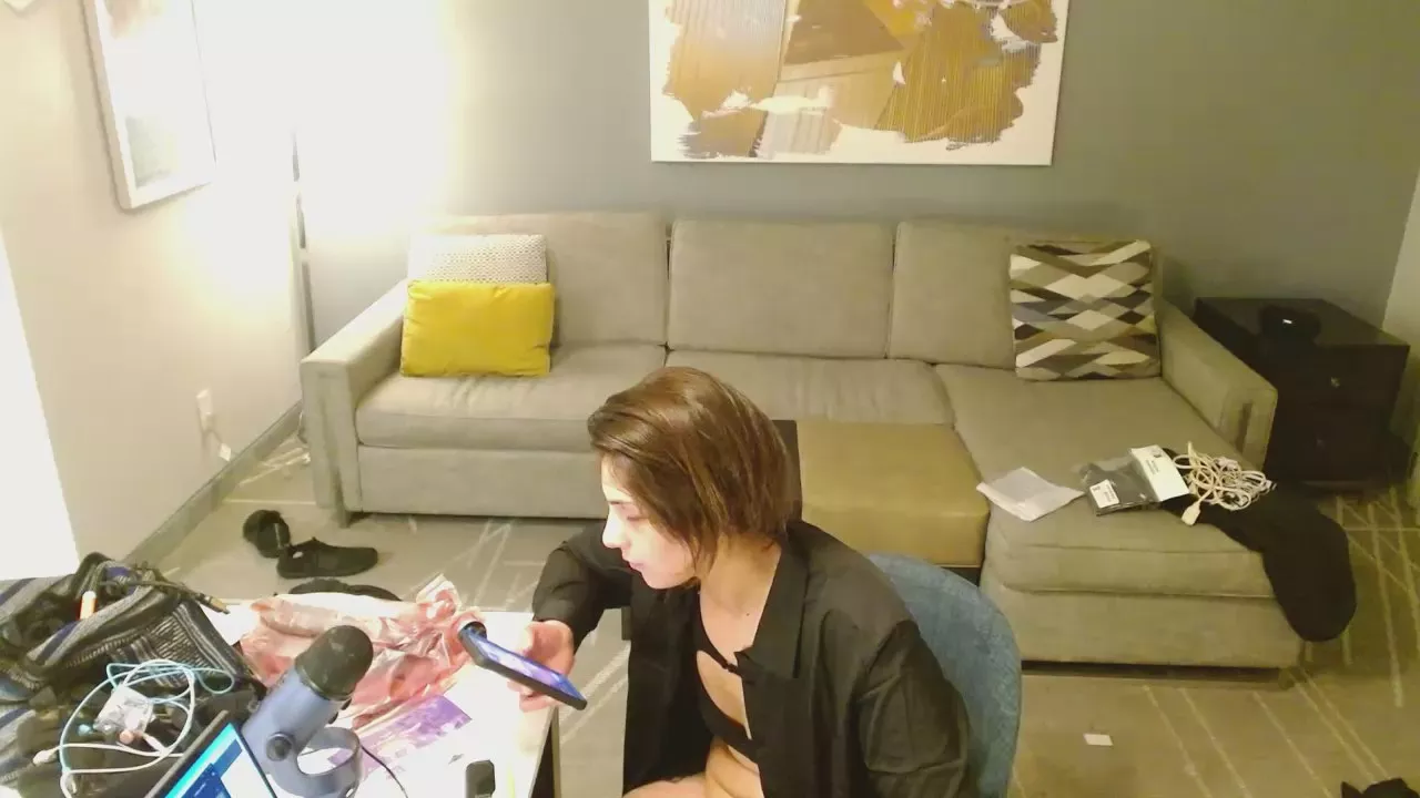 Offline DaniDebauchery on Cam4