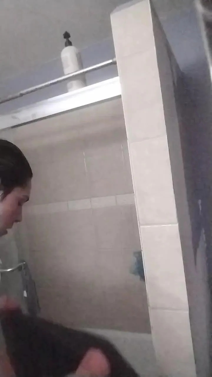 Offline DaniDebauchery on Cam4