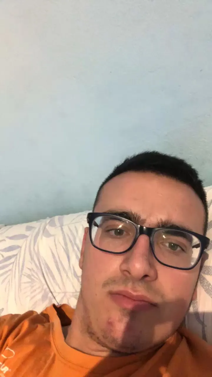 Offline danidj007 on Cam4